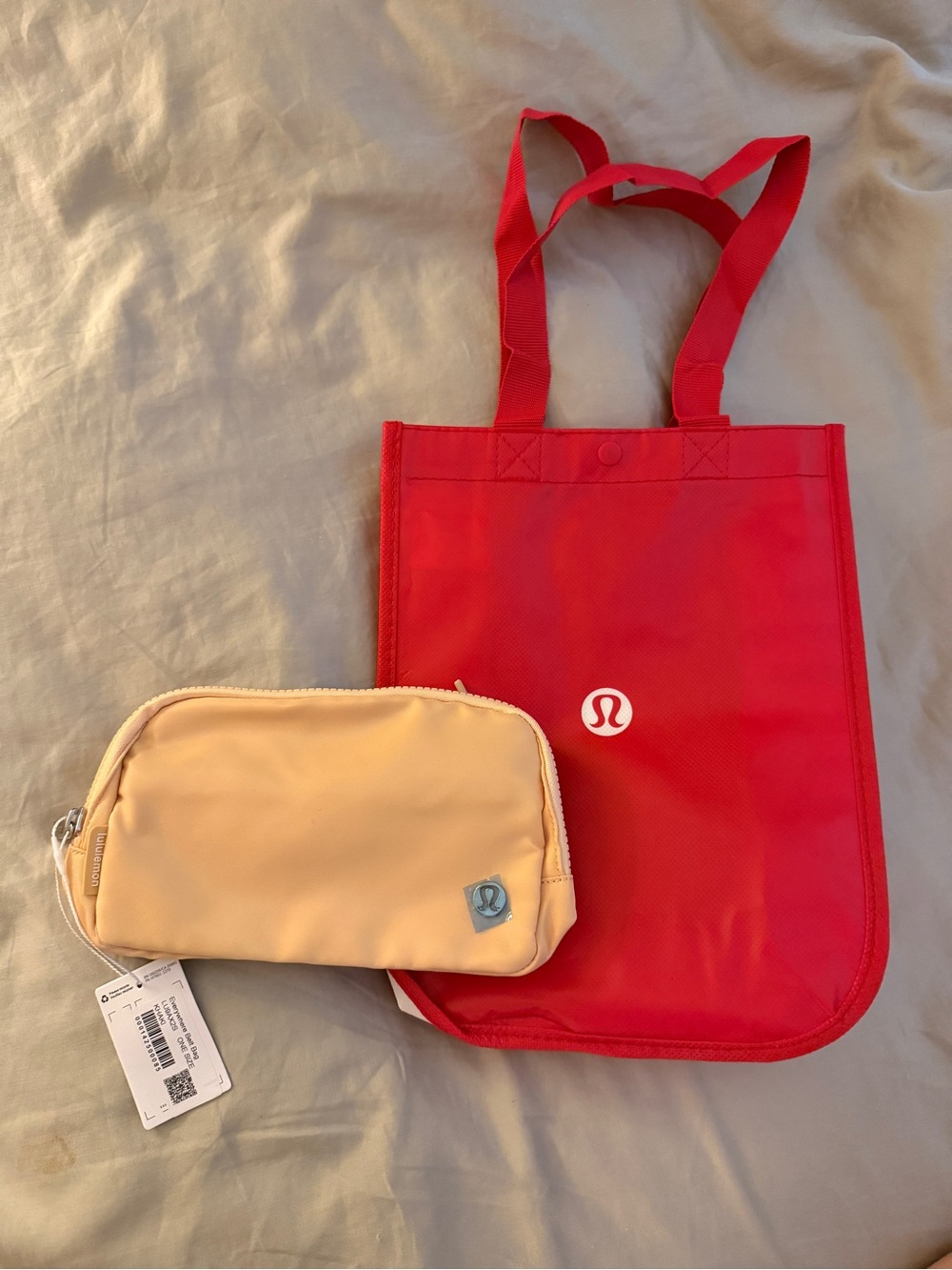lululemon everywhere belt bag khaki+Lululemon tote bag